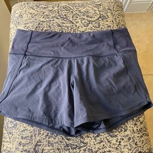 Lululemon run times short II 4”